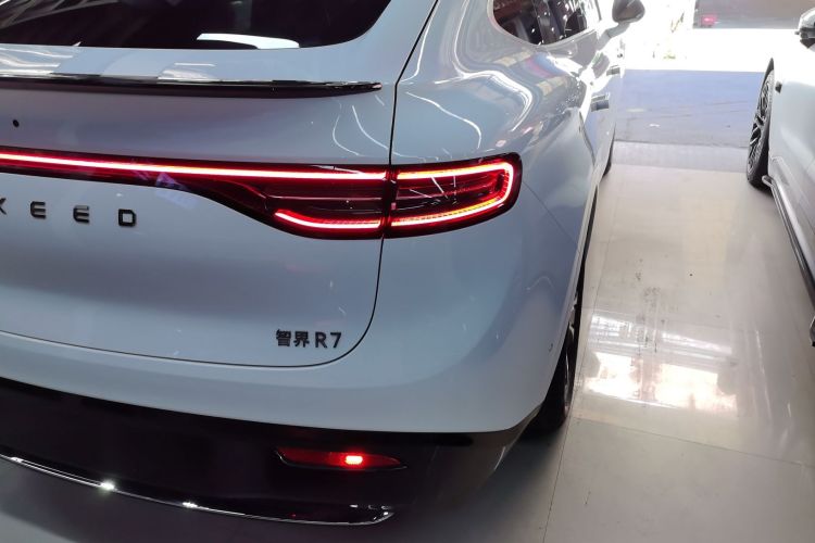 Used Hima Luxeed R7 2024 All-Electric 736 km Ultra
