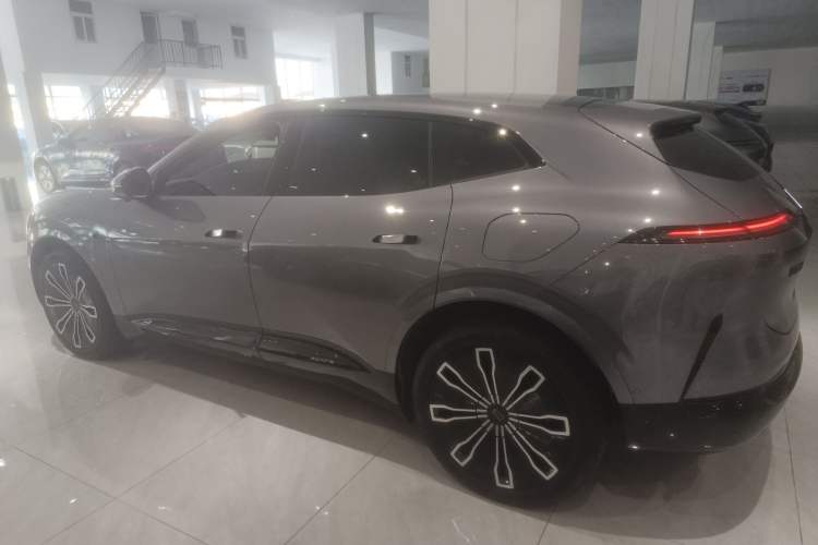 Used  07 2024 Max Extended-Range Edition
