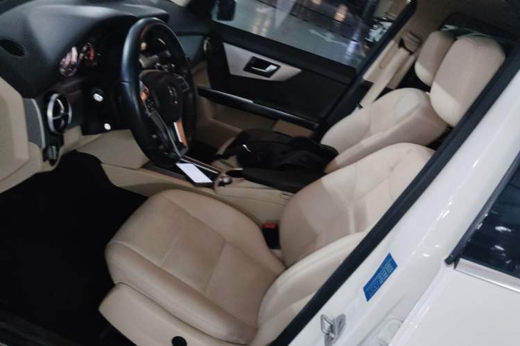 Used Mercedes-Benz GLK-Class 2015 GLK 260 4MATIC Dynamic Edition Ultimate Version
