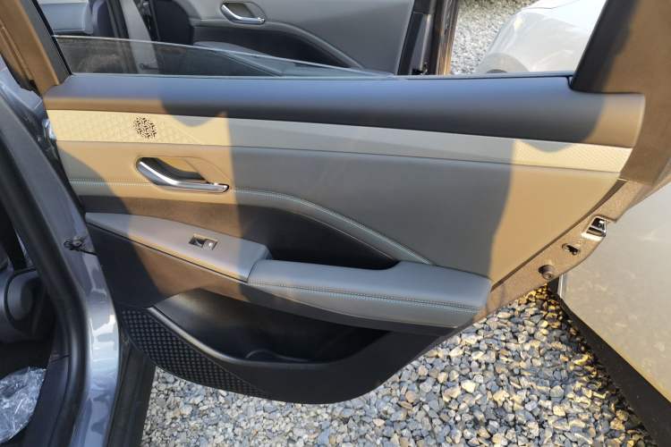 Used BYD Qin PLUS 2025 DM-i Smart Drive 55KM Leading Model
