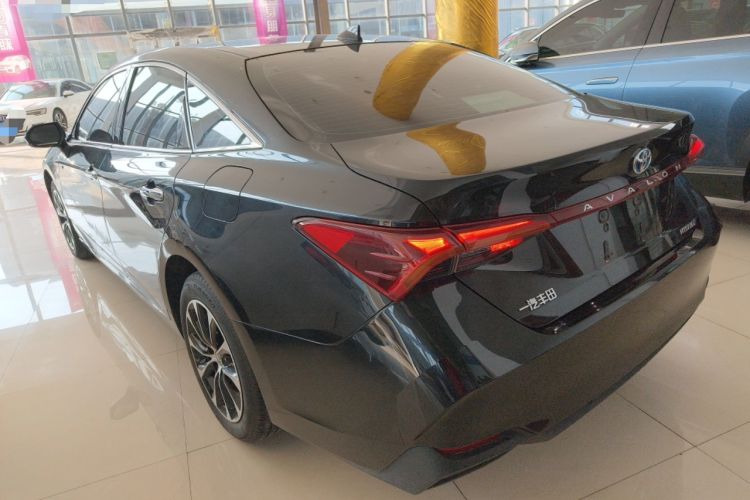 Used Toyota Avalon 2023 Dual-Engine 2.5L Luxury Edition

