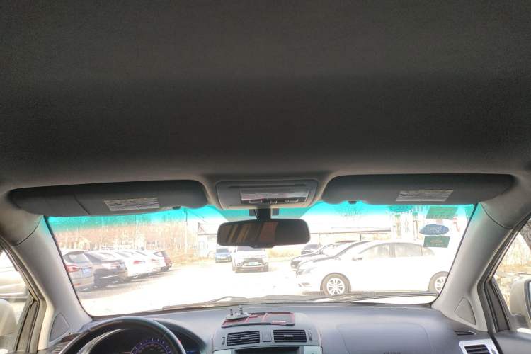 Used BYD S6 2014 2.0L Manual Luxury 5-Seater
