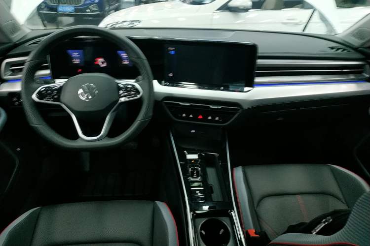 Used Volkswagen Lamando 2023 Lavida L 280TSI DSG Cool & Spicy Edition
