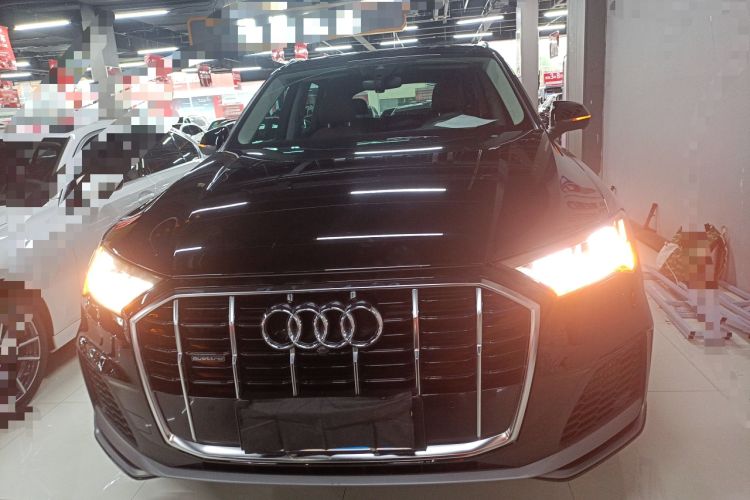 Used Audi Q7 2022 55 TFSI quattro S line Sport model
