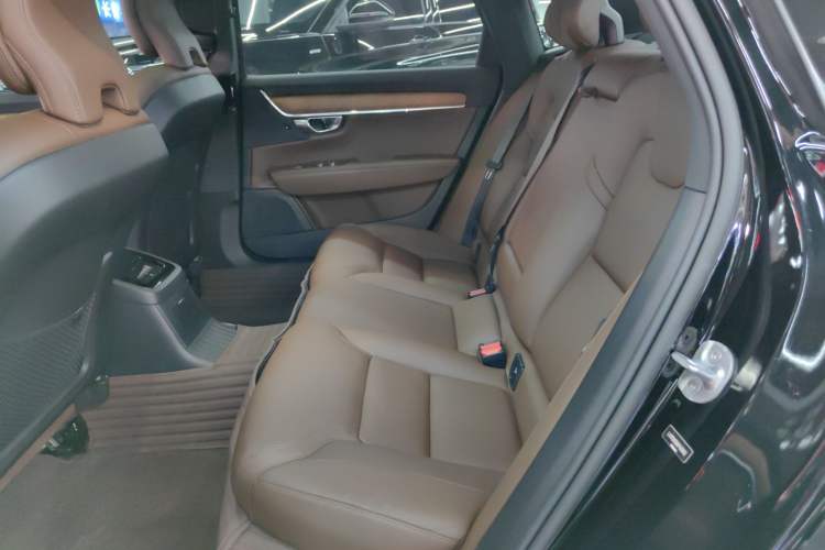 Used Volvo S90 New Energy 2024 Plug-in Hybrid Four-Wheel Drive Long-Range Zhiyi Luxury Edition