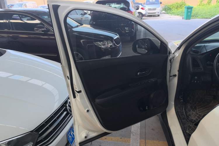 Used Honda Vezel 2020 1.5L CVT Pioneer Edition
