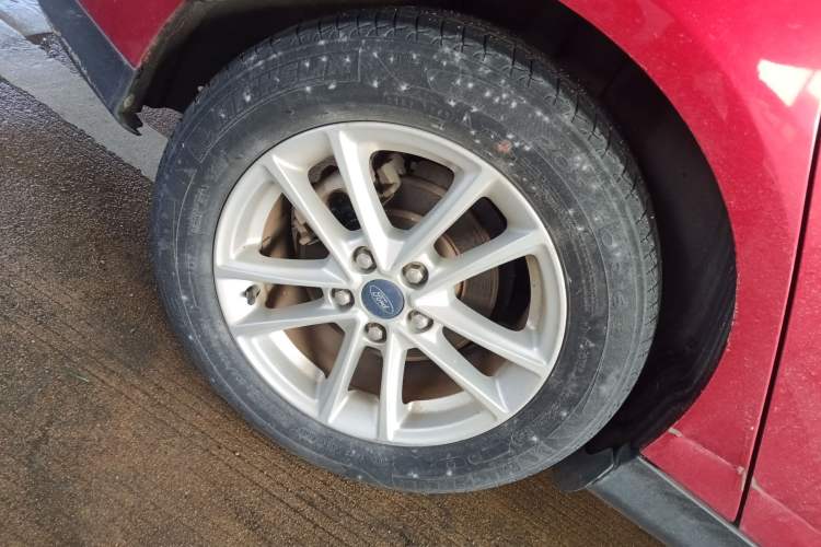 Used Ford Focus 2015 Hatchback 1.6L Automatic Fashion Edition
