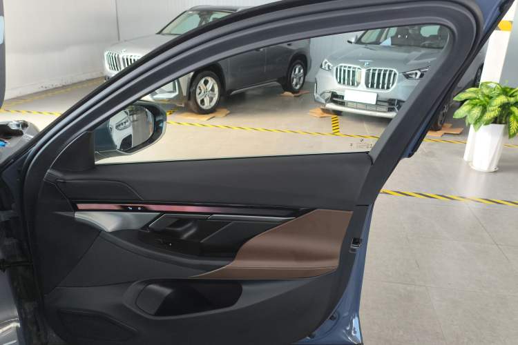 Used BMW i5 2024 eDrive 35L M Sport Package
