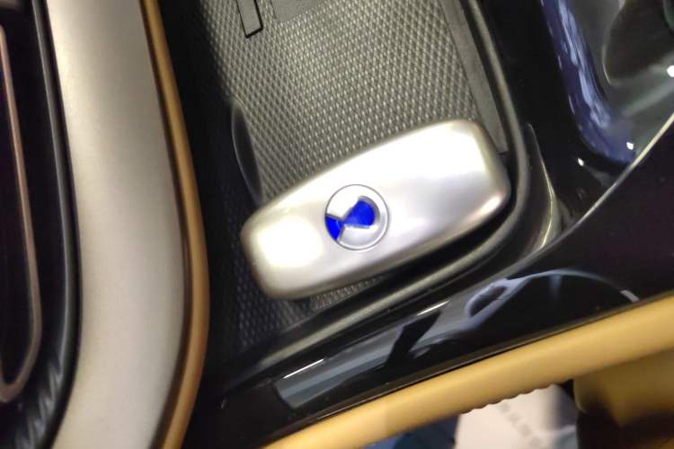 Used Denza D9 2022 DM-i 970 Four-Wheel Drive Flagship Model