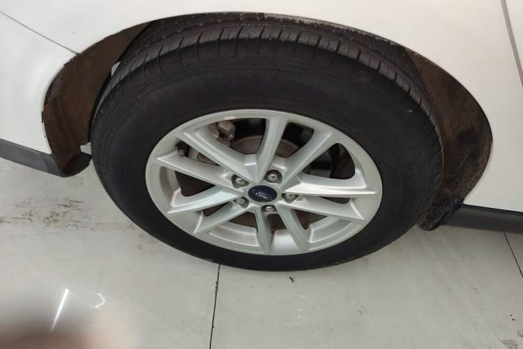 Used Ford Focus 2015 Sedan EcoBoost 125 Automatic Supreme Style Edition
