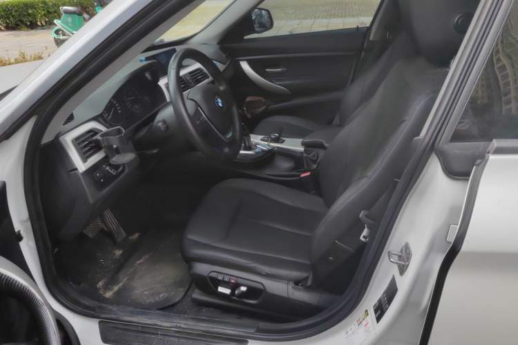 Used BMW 3 Series GT 2017 320i Sport Edition
