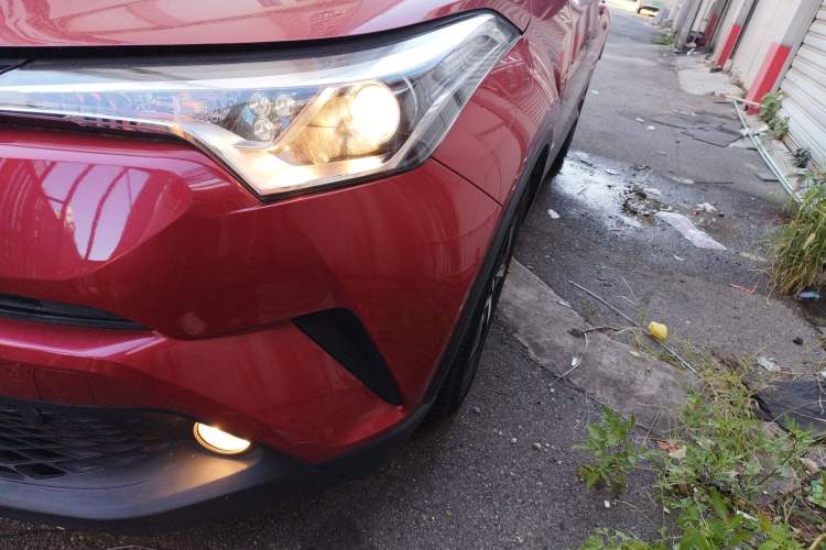 Used Toyota C-HR 2018 2.0L Leading with Sunroof China V Standard
