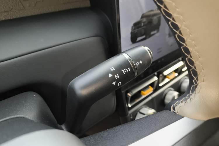 Used  V23 2025 501 Four-Wheel Drive Intelligent Driving Version
