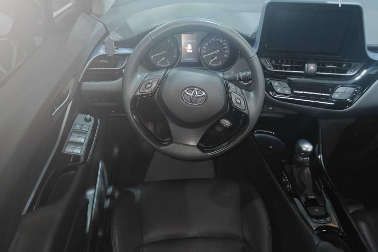 Used Toyota IZOA 2021 2.0L Yichi Version