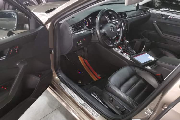 Used Volkswagen Passat 2017 330TSI DSG Luxury Edition
