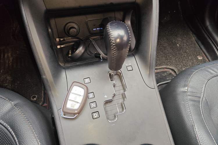 Used Hyundai ix35 2013 2.0L Automatic Two-Wheel Drive Smart GLS China IV Standard
