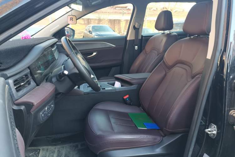 Used JETOUR X90 PLUS 2024 1.6TD DCT Villa PRO 7-Seater
