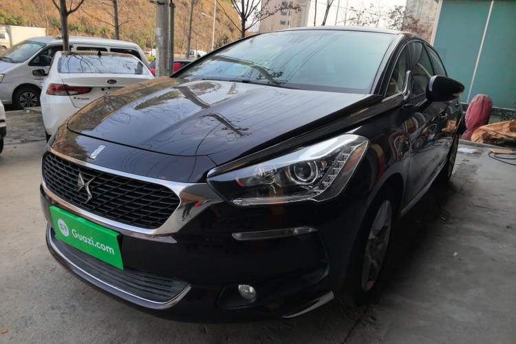 Used DS 5 2015 1.6T Luxury Edition THP160