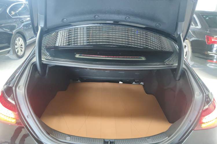 Used Mercedes-Benz E-Class 2022 Second Facelift E 300 L Luxury Edition