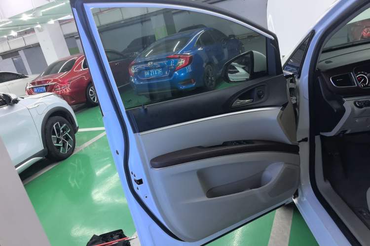 Used Buick GL8 2018 28T Luxury Model China VI Standard
