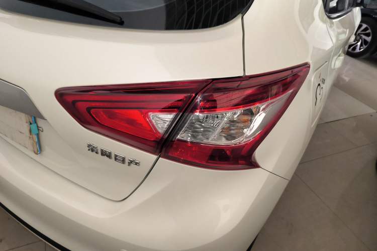 Used Nissan Tiida 2021 1.6L CVT Cool Edition
