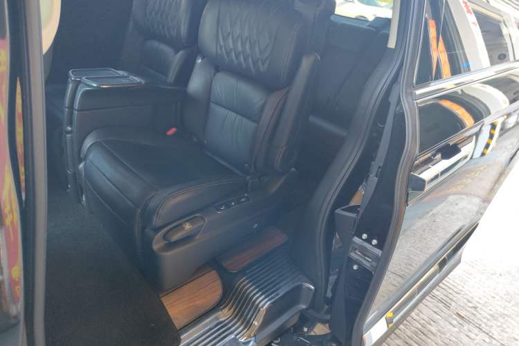 Used Honda Elysion 2019 2.0L Hybrid Luxury Edition
