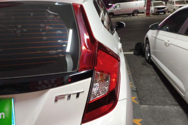 Used Honda Fit 2016 1.5L LXS CVT Comfort Sunroof Version
