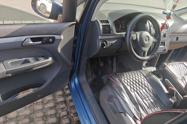 Used Volkswagen Touran 2013 1.4T Manual Fashion Edition 5 Seats
