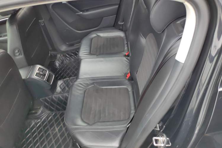 Used Volkswagen Magotan 2015 Facelift 1.8TSI Luxury Model
