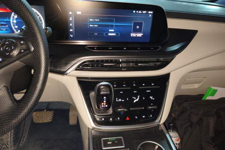 Used Buick GL8 2021 ES Landtrek 653T Comfort Edition