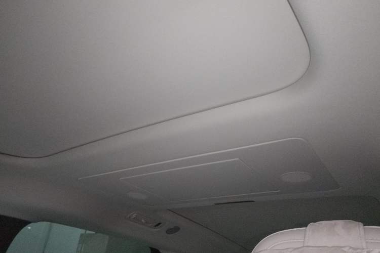 Used Li Auto MEGA 2024 Ultra Model
