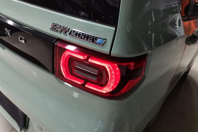 Used Wuling Hongguang MINIEV 2022 Macaron Premium Model – Lithium Iron Phosphate