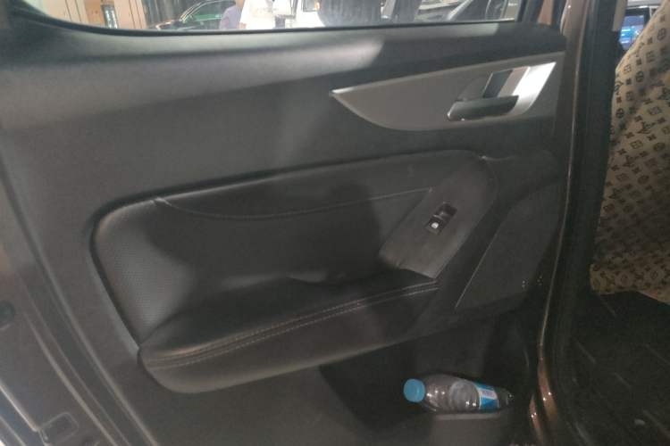 Used Great Wall Poer 2021 2.0T Commercial Version Automatic Diesel 4x4 Elite Long-Box GW4D20M
