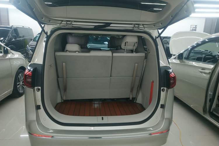 Used Buick GL8 2023 ES Lu Zun Comfort Model
