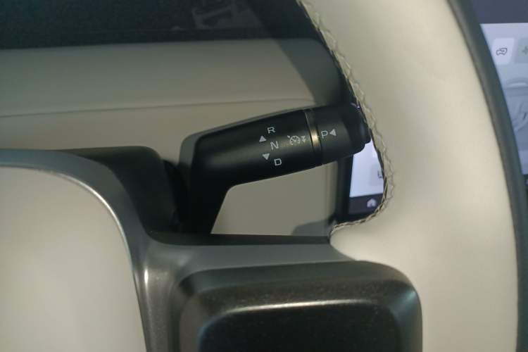 Used  V23 2025 401 Two-Wheel Drive Intelligent Driving Version
