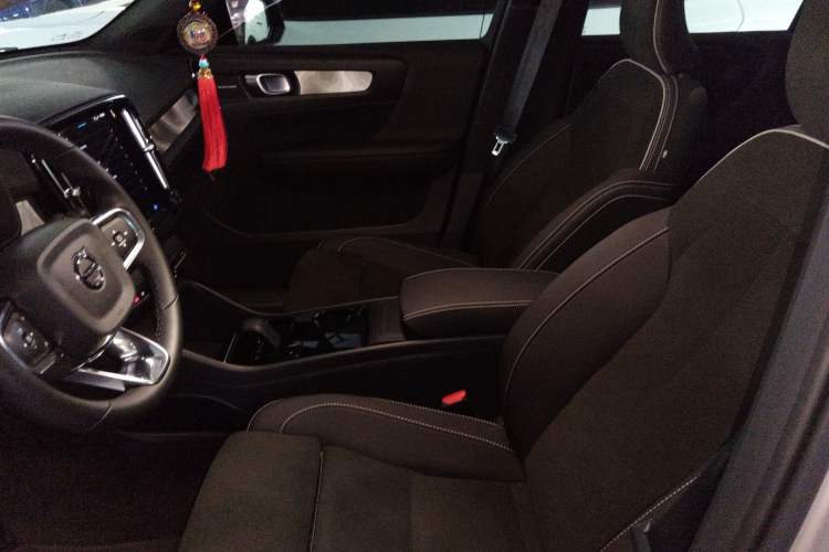 Used Volvo C40 2022 Long-Range PRO Version
