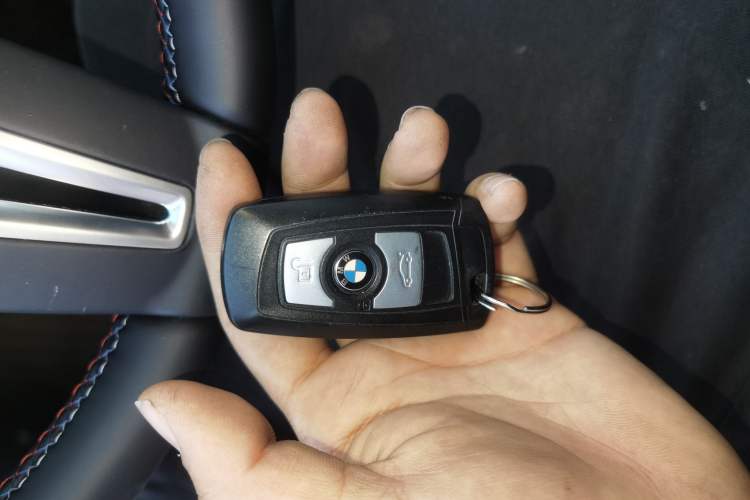 Used BMW 3 Series 2016 320Li Ambition Model
