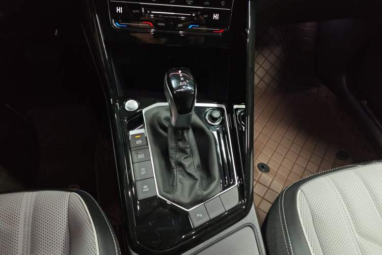 Used Volkswagen Tayron 2024 300TSI Two-Wheel-Drive Luxury Plus Advanced Version