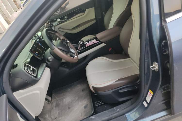 Used BYD Qin PLUS 2024 Honor Edition EV 420KM Leading Model
