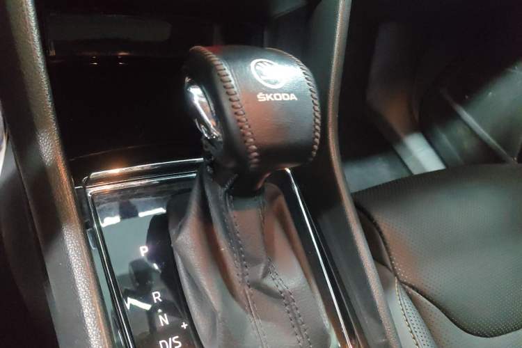 Used Skoda Kodiaq 2022 TSI330 5-Seater Two-Wheel-Drive Luxury Edition