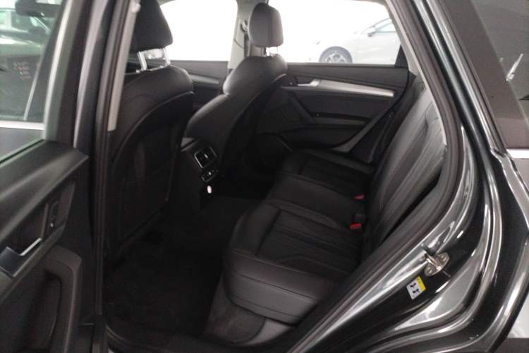 Used Audi Q5L 2022 40T Fashionable and Dynamic Model
