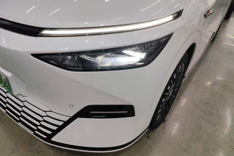 Used XPeng X9 2025 740 Ultra-Long Range Max