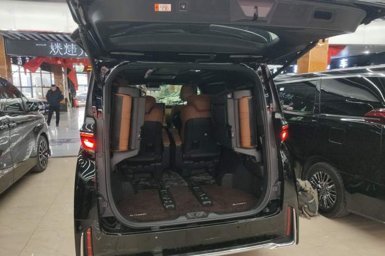 Used Toyota Vellfire 2024 Crown Dual-Engine 2.5L Supreme Executive Edition