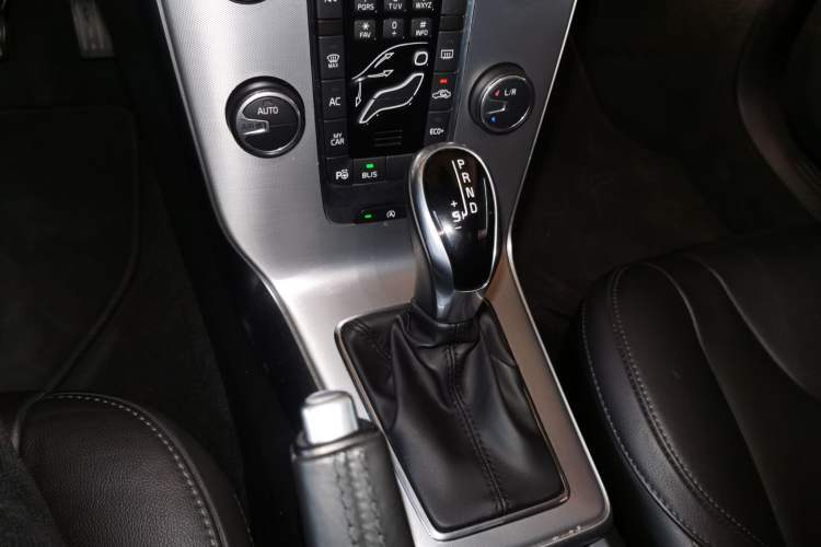 Used Volvo V40 2018 T3 Zhiya Edition
