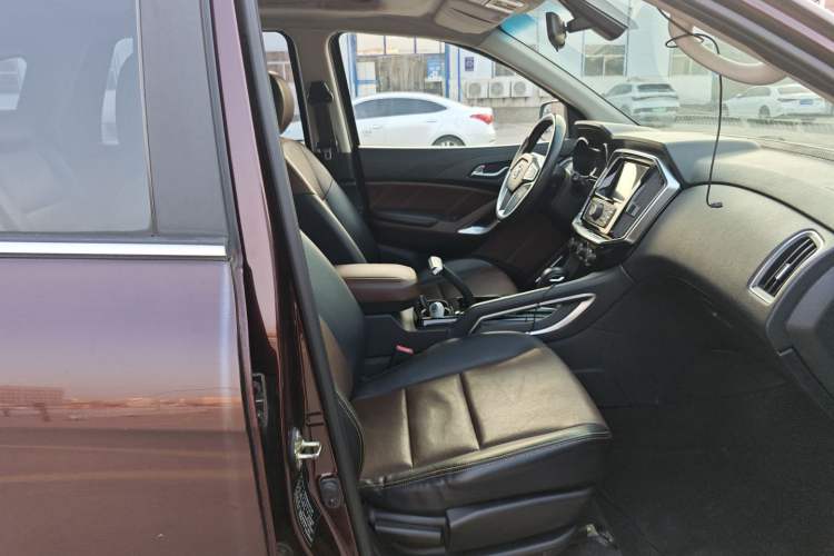 Used JMC Yusheng S350 2016 2.0T Automatic All-Wheel Drive Gasoline Ultra-Luxury 5-Seater
