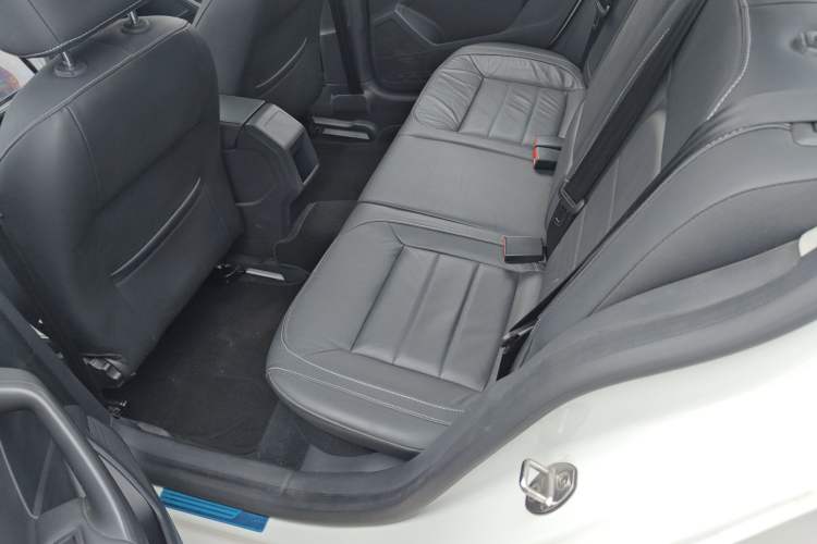 Used Volkswagen Lavida 2015 1.6L Automatic Comfort Edition
