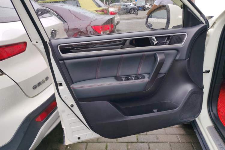 Used Yema T70 2016 Upgraded Model 1.5T Manual Leading Version