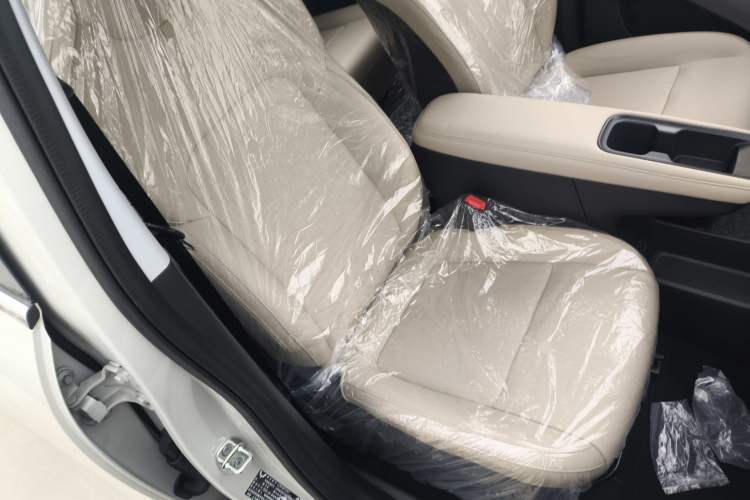 Used Wuling Bingo PLUS 2024 330 km Range Five-Seater Version
