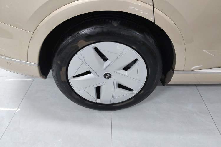 Used ONVO Luxeed L90 2025 Model—Max Six-Seater Version