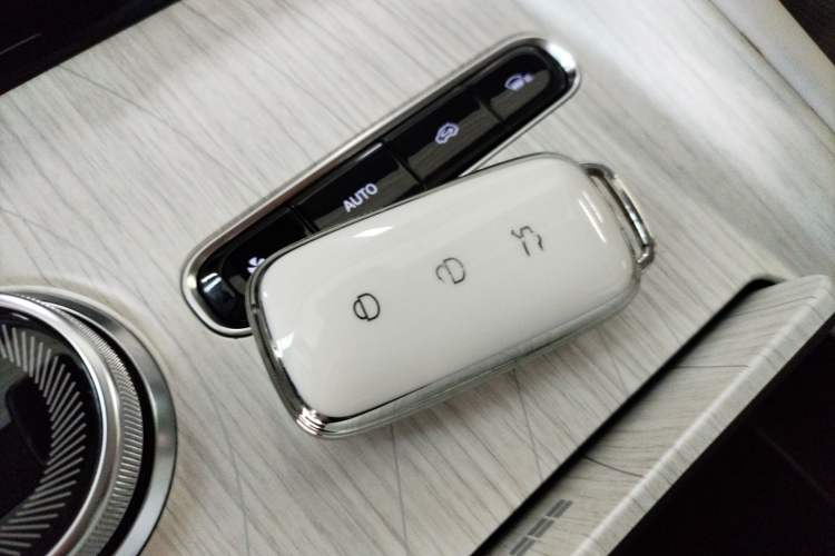 Used  E5 2024 530 km Exploration+ Version
